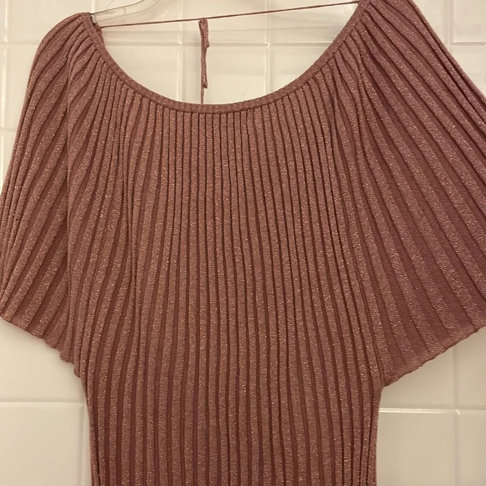 Younique splendid pleated, ribbed and elastic top. Batwing sleeves, size L. - Picture 10 of 16